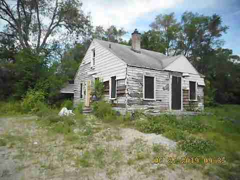 8523 Strathmoor (3)_m.jpg